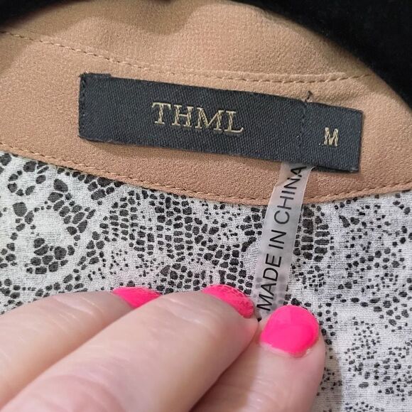 ANTHROPOLOGIE THML Long Sleeve Button Down Blouse Brown Black Women’s Size M - Picture 4 of 6